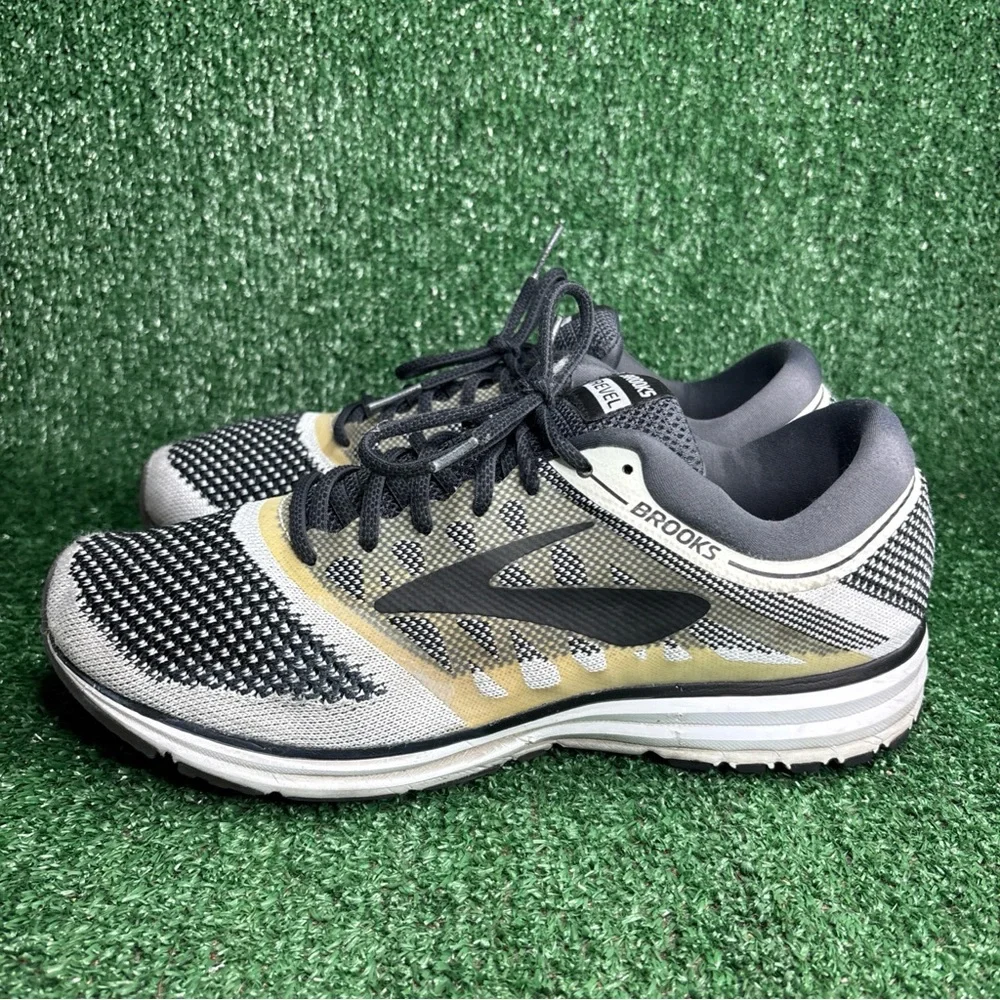 Brooks Mens Revel 1102601D155 White Black Running Shoes Sneaker Oreo Size 11.5 D